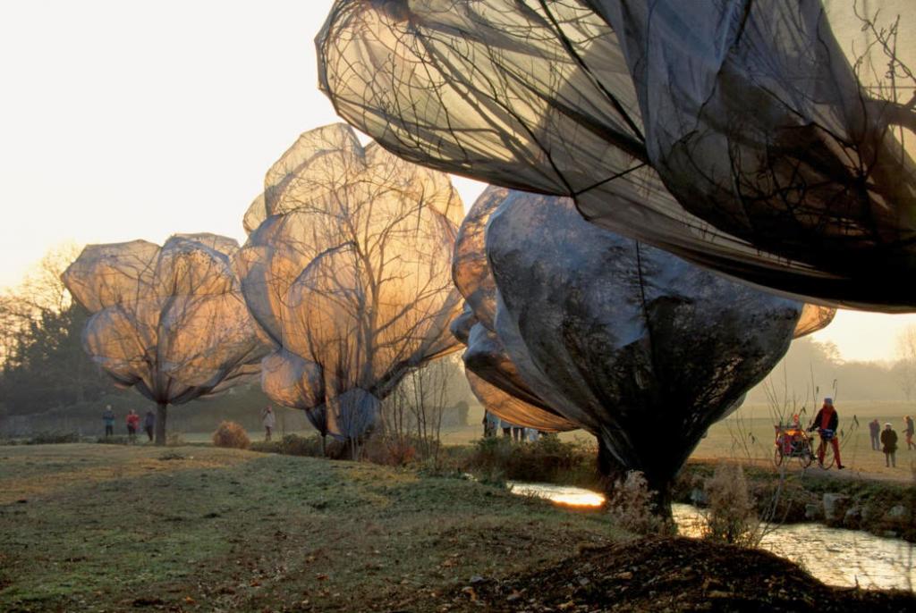 Street Art-12-wrapped-trees-fodation-beyeler-berower