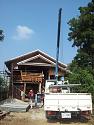 Traditional thai wood house build...-2011-12-27crane-jpg