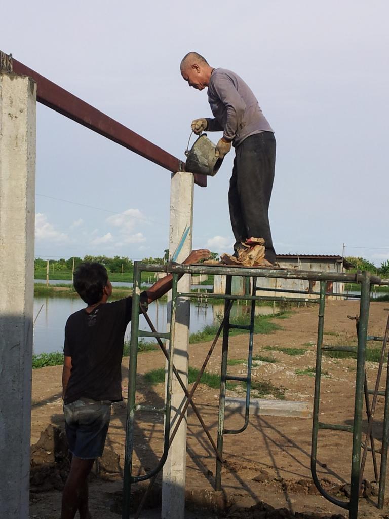 Thai style building:- Carport - do it yourself - and CHEAP-posts-02-jpg