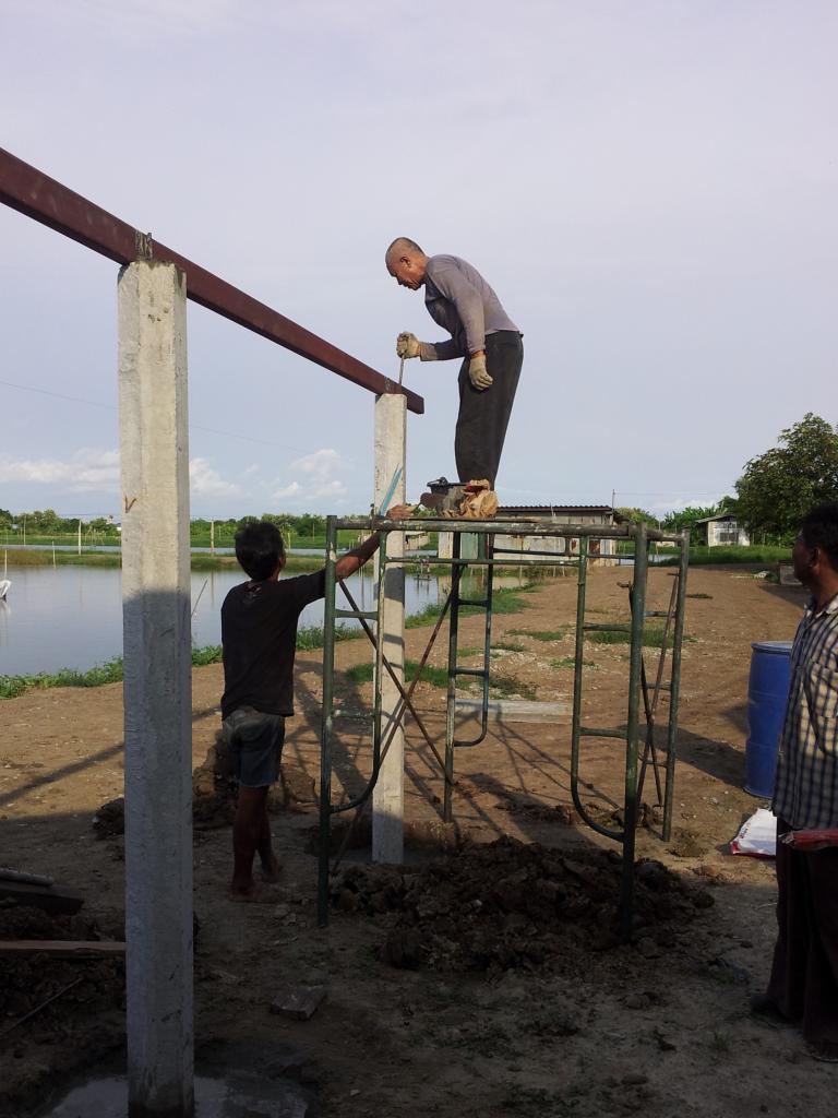 Thai style building:- Carport - do it yourself - and CHEAP-posts-01-jpg