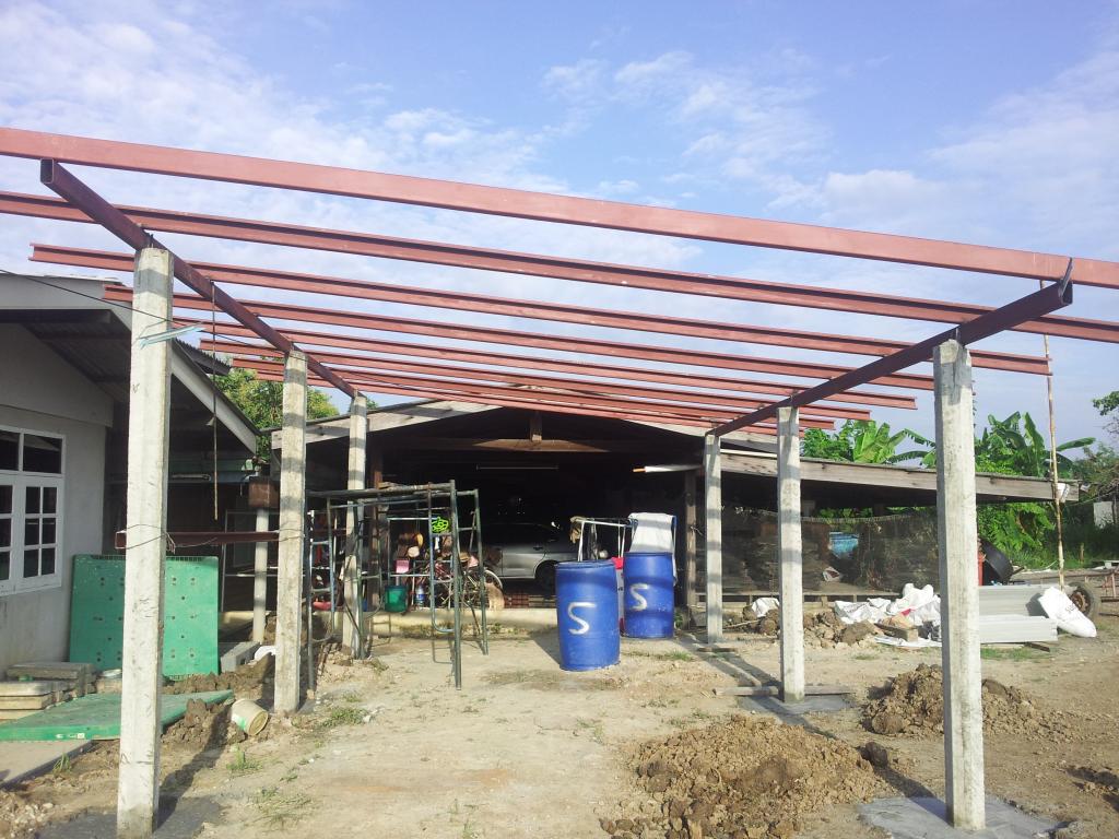 Thai style building:- Carport - do it yourself - and CHEAP-beams-bare-02-jpg