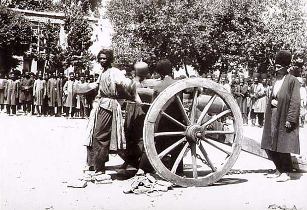 Interesting Black and White pictures ripped from the net-shiraz-iran-execution-cannon-1800s-jpg