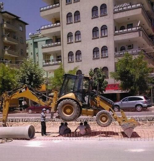 Amusing Pictures ripped from the Net-funny-pictures-front-end-loader-jpg