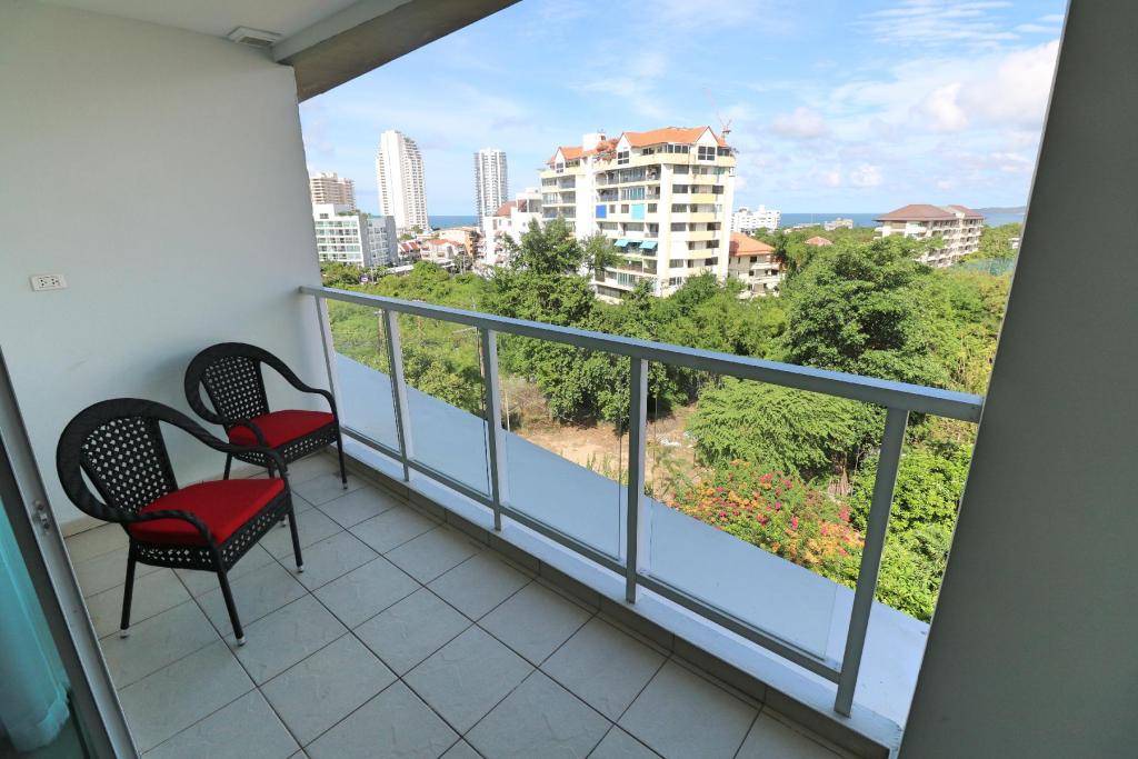 Finance: A one-bedroom brand new condo unit in Pratamnak for sale-img_8813_fotor-jpg