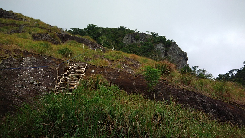 Hiking in the Phils-22_tough_part-jpg