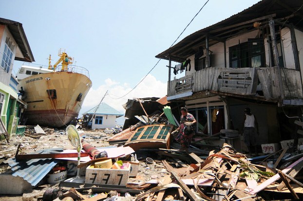 Tsunami hits Indonesia-434940e5-6670-496b-a8d9-6f08e34a2621-jpeg