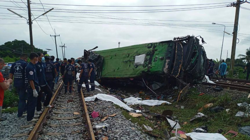 Thailand bus crash: at least 17 killed in collision with train-12752638-16x9-xlarge-jpg