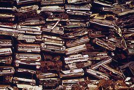 Change a Letter - 5 letter words-267px-stacked_cars_in_city_junkyard_will_be_used_for_scrap_-_nara_-_552739_retuschiert-jpg