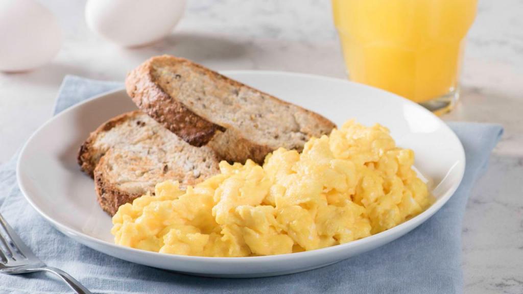 Breakfast-simple-scrambled-eggs-jpg