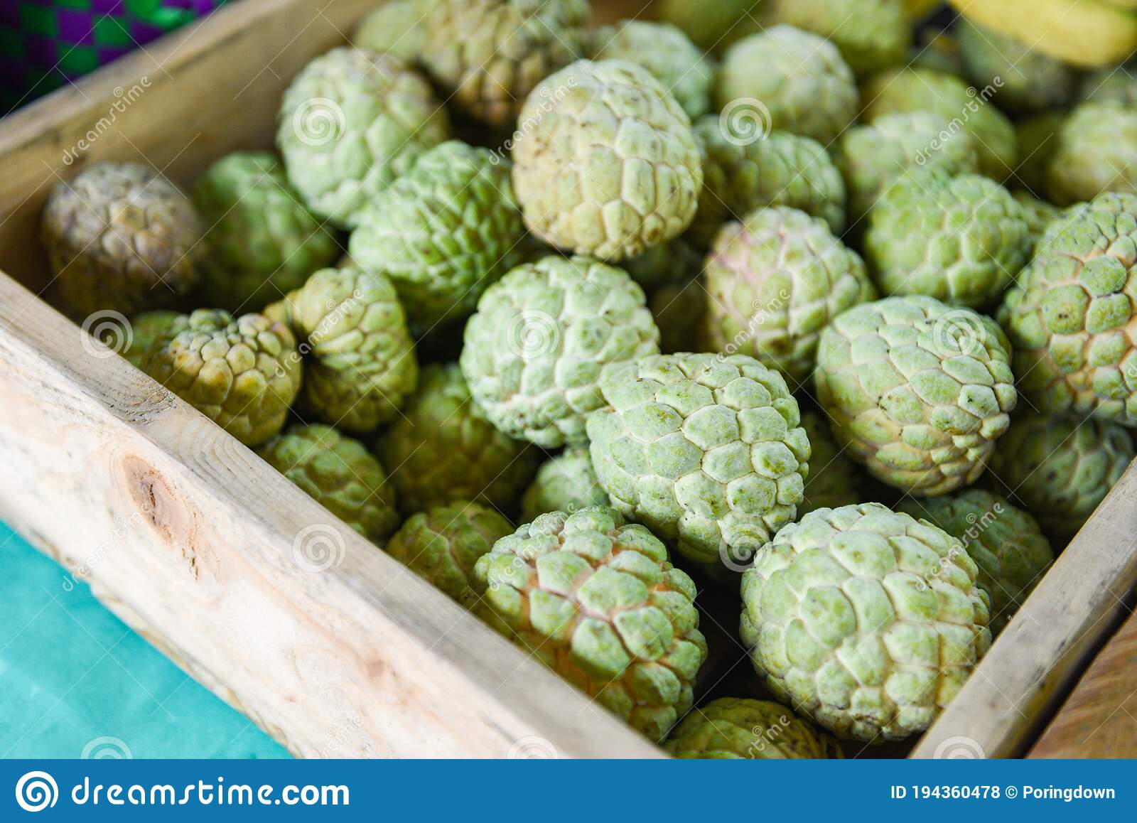 Dinner-sugar-apple-wooden-box-fruit-market