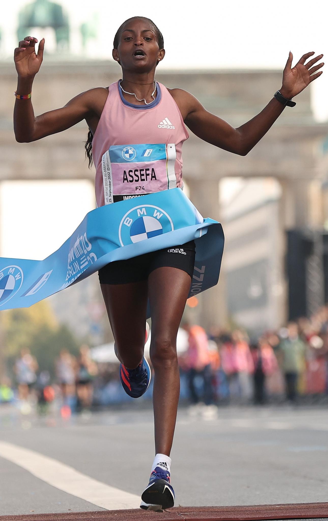 Marathons-tigist-assefa-ethiopia-crosses-finish-line