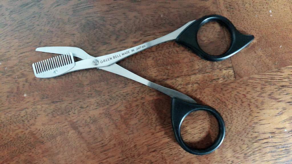 Breakthrough Invention Arrives in BKK!-eyebrow_scissors1-jpg