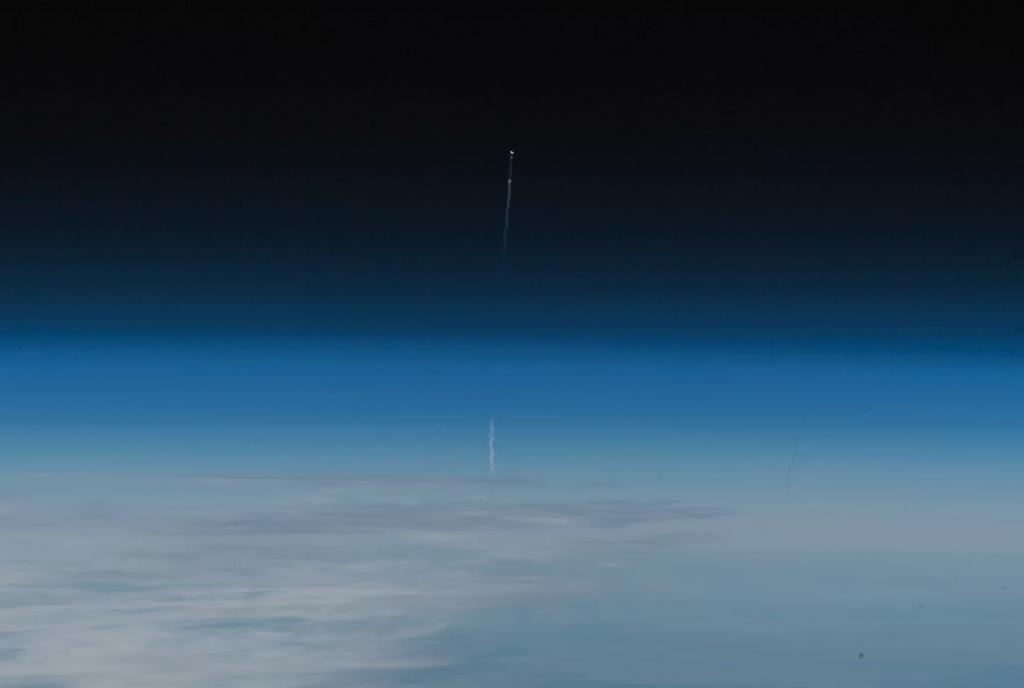 Astronauts escape malfunctioning rocket-screen-shot-2018-10-12-9-a