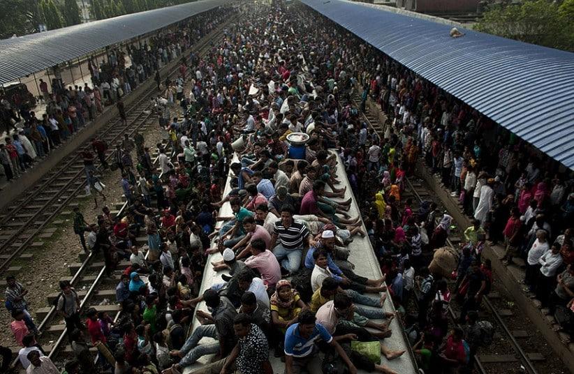 15 октябрь 2013. Бангладеш поезда. Дакка поезд.